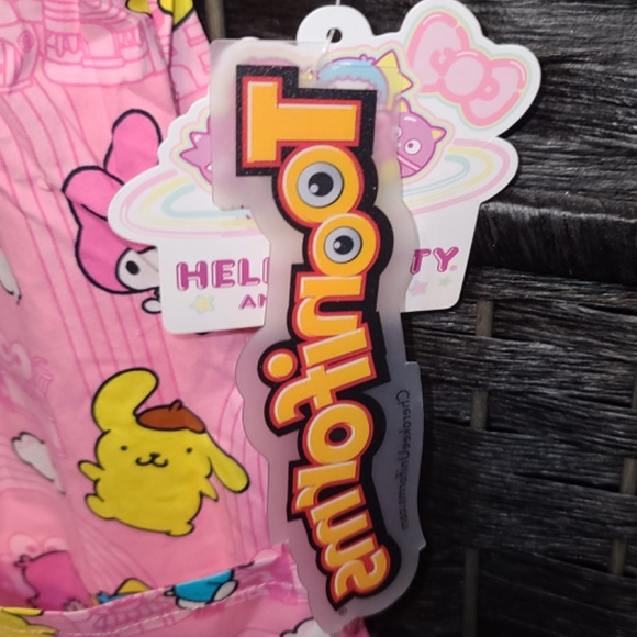 Hello Kitty Cherokee Scrubs Tooniforms Sanrio V Neck Top size M NWT - Picture 2 of 5